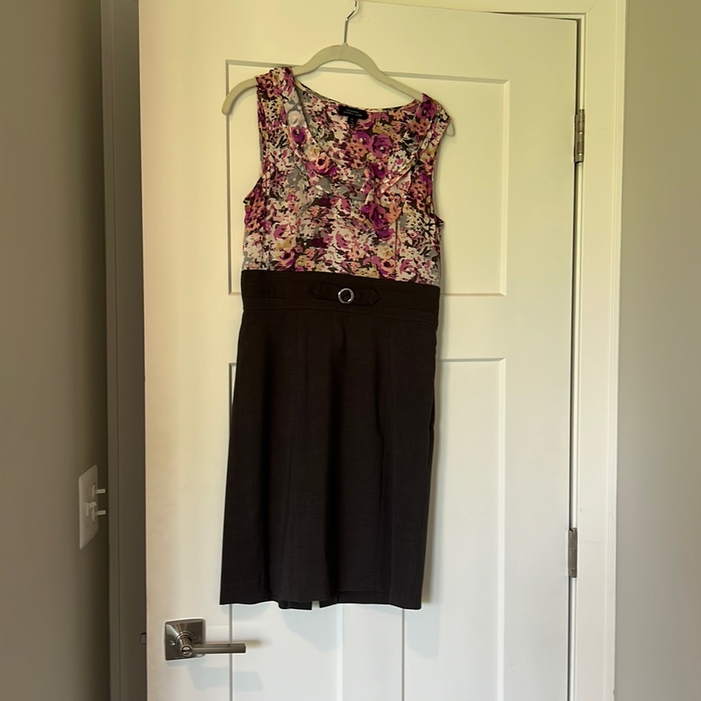 Sleeveless dress Gray and pink size 6.